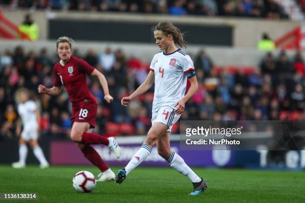 Swindon, UK. 09 April, 2019. Spain's Irene Paredes Hernandes on the ball during the International Friendly between England Women and Spain Women at...