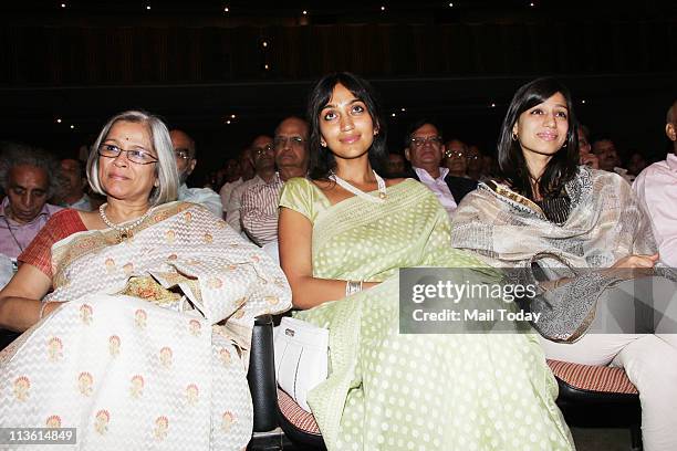 Bollywood actor Vivek Oberoi's mother Yashodhara Oberoi , wife Priyanka Oberoi and sister Meghna during Baba Ramdev's spiritual meet at Sion in...