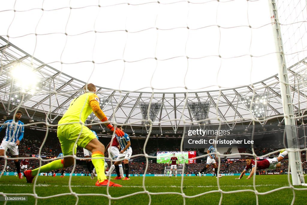 West Ham United v Huddersfield Town - Premier League