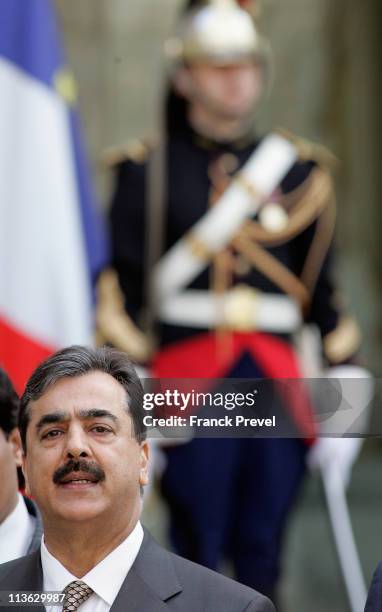 Pakistan's Prime Minister Yousuf Raza Gilani leaves after a meeting with French President Nicolas Sarkozy at Elysee Palace on May 4, 2011 in Paris,...