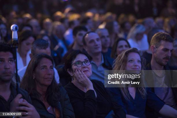 Israelis react after watching Beresheet spacecraft fail to land safely on the moon on April 11, 2019 in Tel Aviv, Israel. The Israeli spacecraft -...