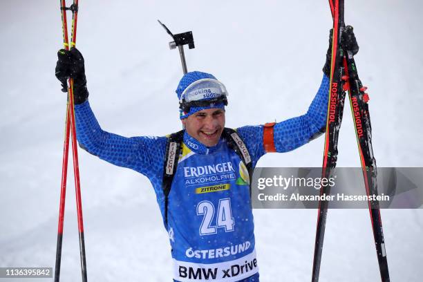 Dominik Windisch of Italy celebrates victory in the Men's Mass Start at the IBU Biathlon World Championships on March 17, 2019 in Ostersund, Sweden.