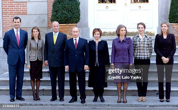 Prince Felipe, Princess Letizia, King Juan Carlos, Vladimir Putin and Liudmila Putin, Queen Sofia, Princess Elena and Princess Cristina