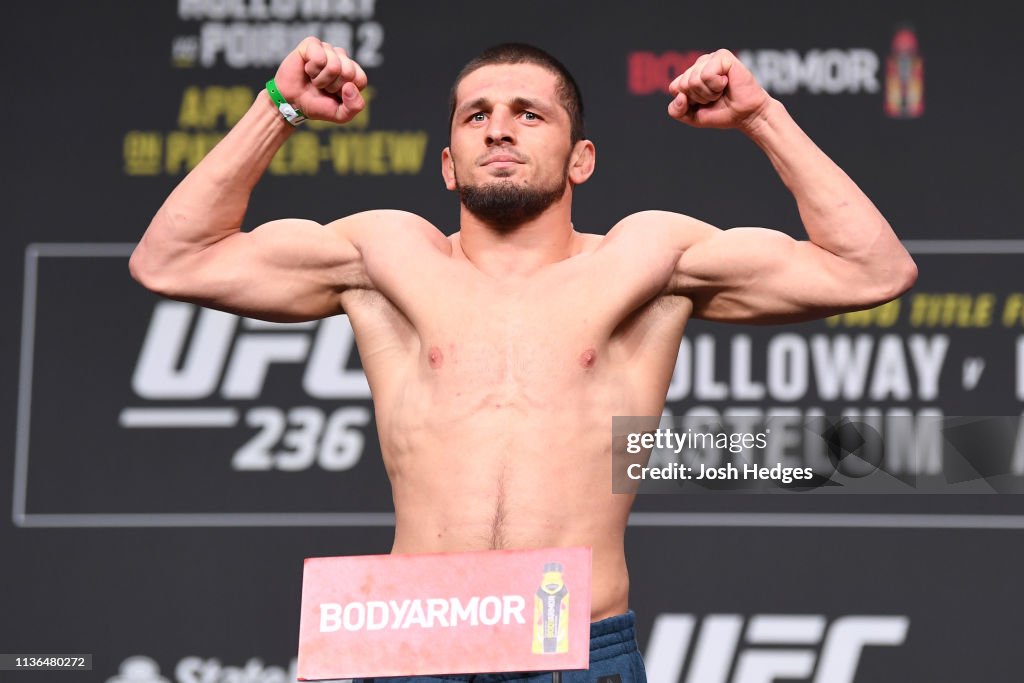 UFC 236: Weigh-ins