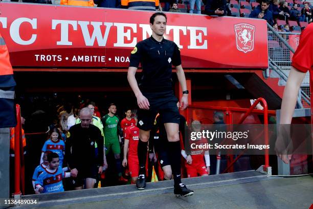 Referee Richard Martens during the Dutch Keuken Kampioen Divisie match between Fc Twente v Telstar at the De Grolsch Veste on April 12, 2019 in...