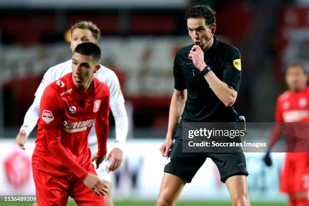 Referee Richard Martens during the Dutch Keuken Kampioen Divisie match between Fc Twente v Telstar at the De Grolsch Veste on April 12, 2019 in...