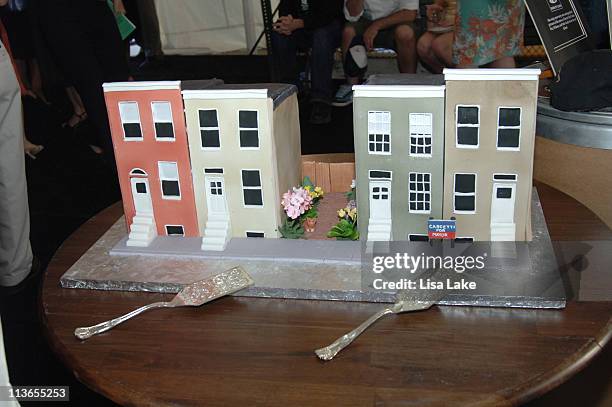 Series The Wire urban landscape cake created by The Food Network's "Duff" of Charm City Cakes.