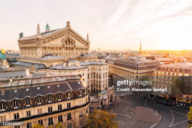 high angle view of paris skyline at sunset - ópera de garnier fotografías e imágenes de stock