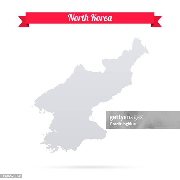 korea nordkarte auf weißem hintergrund mit rotem banner - north korea stock-grafiken, -clipart, -cartoons und -symbole