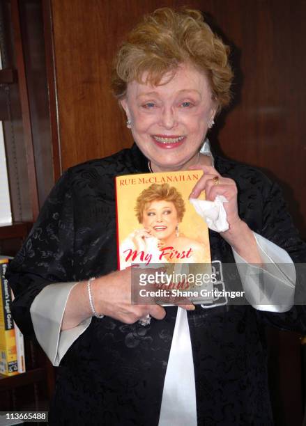 Rue McClanahan during Rue McClanahan Signs Copies of Her Autobiography "My First Five Husbands And the Ones Who Got Away" - April 17, 2007 at Barnes...
