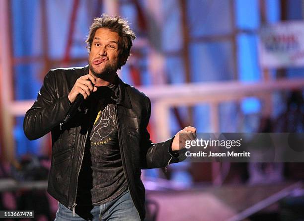 Dane Cook Smiling Comic Dane Cook Photos and Premium High Res Pictures - Getty Images