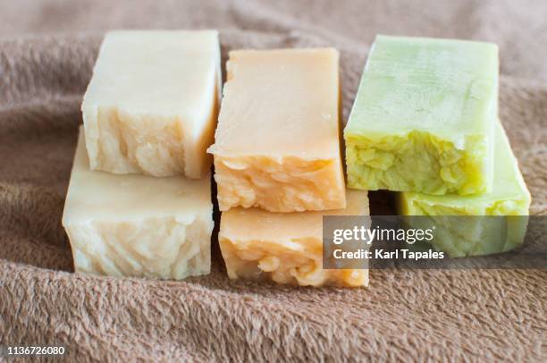 stack of organic soap and shampoo - solido foto e immagini stock