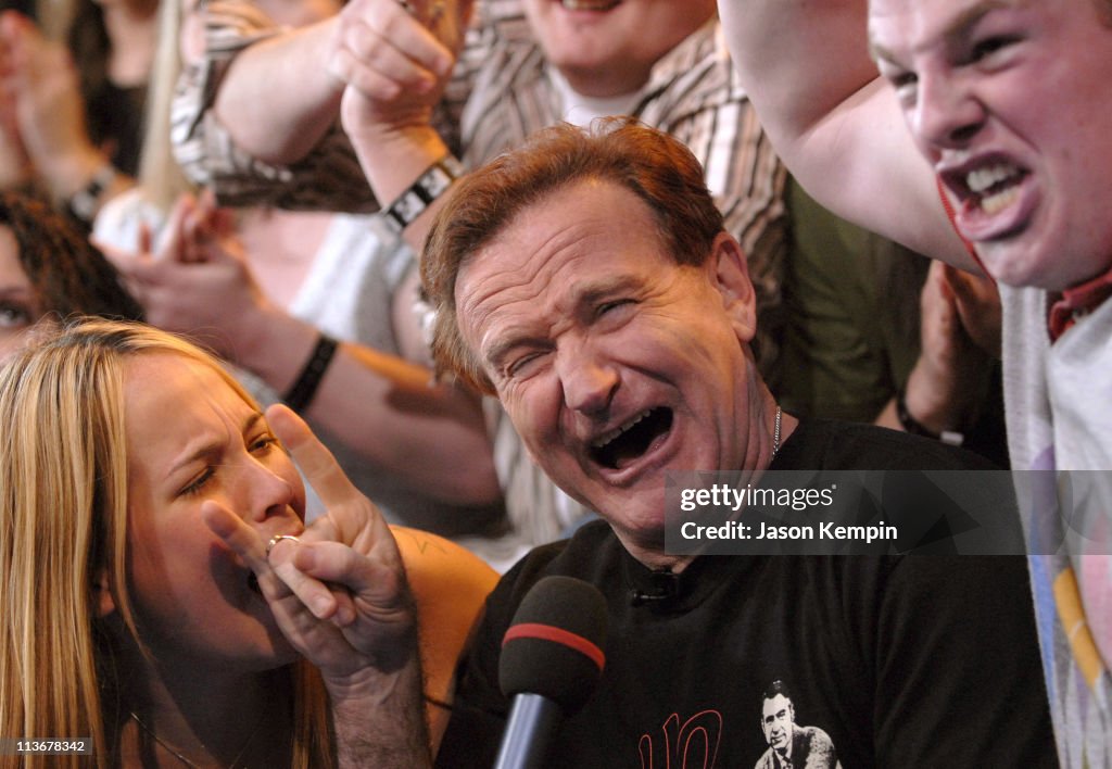 Robin Williams and JoJo Visit MTV's "TRL" - April 27, 2006