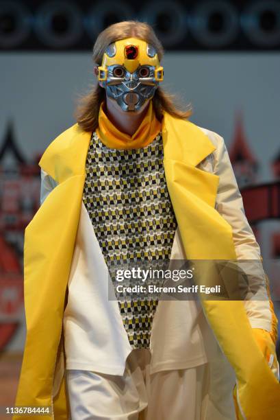 Model walks the runway at the Emre Pakel show during Mercedes-Benz Istanbul Fashion Week at the Zorlu Performance Hall on March 19, 2019 in Istanbul,...