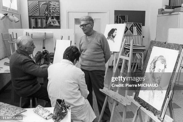 Atelier de peinture dans un club du troisième âge en France, en 1984.