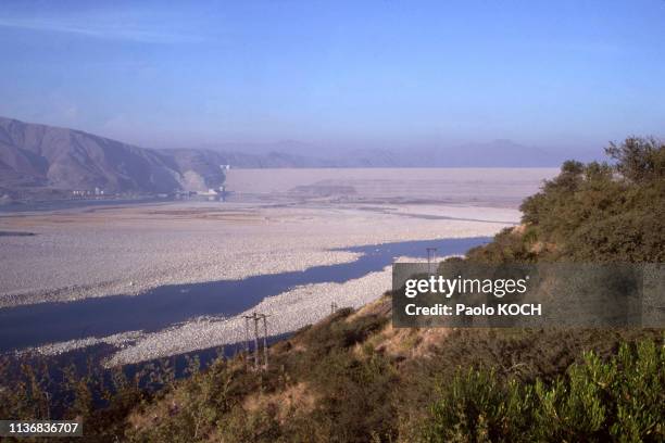 Le barrage de Tarbela, sur l'Indus, en décembre 1978, Pakistan.