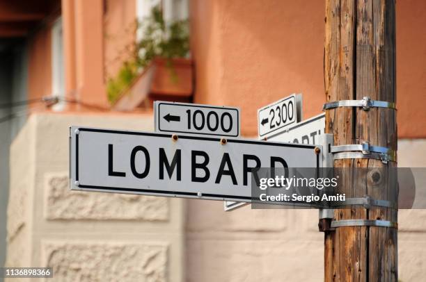 lombard street sign - lombard street san francisco fotografías e imágenes de stock