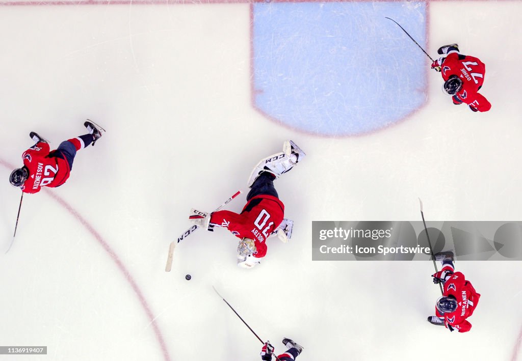 NHL: APR 13 Stanley Cup Playoffs First Round - Hurricanes at Capitals