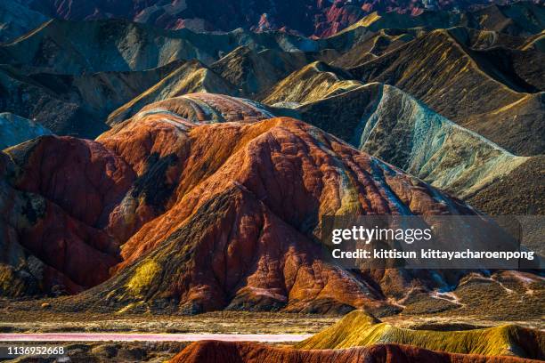 rainbow mountains, zhangye danxia geopark, china - zhangye - fotografias e filmes do acervo