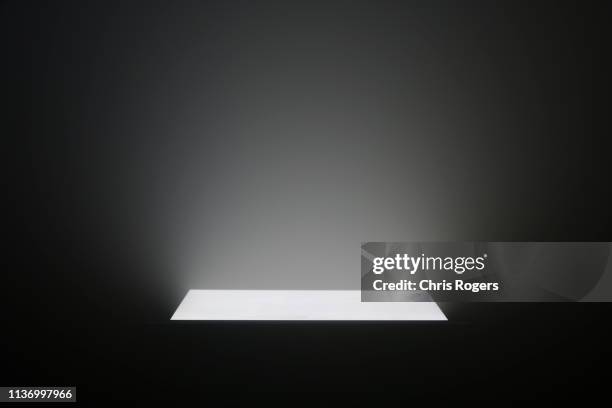 light beams - glow stock-fotos und bilder