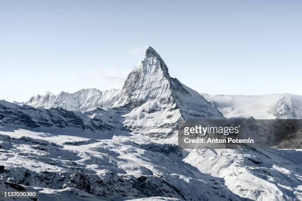 winter switzerland landscape with matterhorn - monte cervino stockfoto's en -beelden