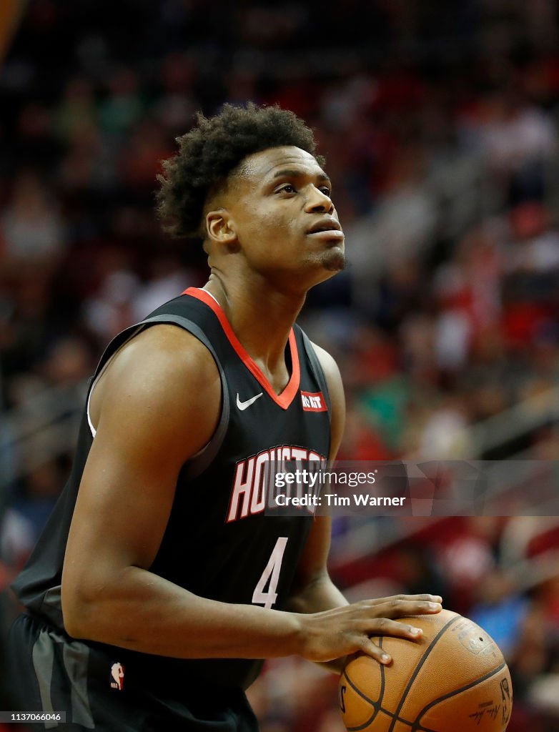 Daniel House Rockets Danuel House Jr. #4 of the Houston Rockets prepares to shoot a free ...