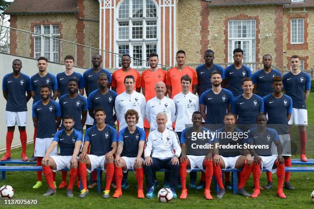 France's national football team players pose for a photo, back row Tanguy Ndombele, Layvin Kurzawa, Benjamin Pavard, Moussa Sissoko, Steve Mandanda,...