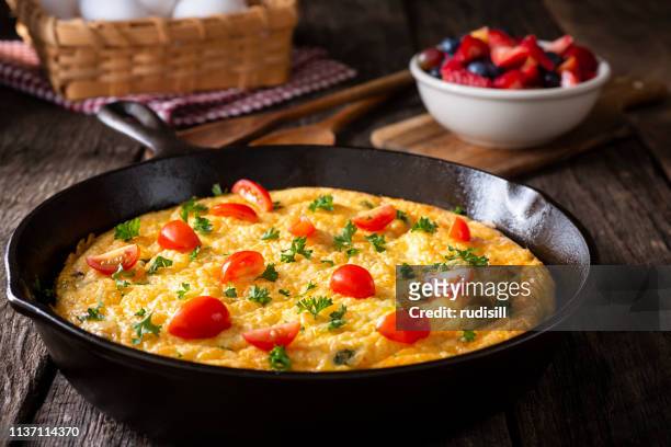 omelet - spinach frittata stock pictures, royalty-free photos & images