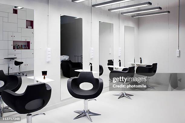 hair salon - kapsalon stockfoto's en -beelden