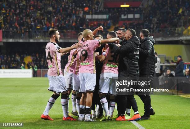 Citta di Palermo players celebrate the 0-1 goal scored by Ilija Nestorovski during the Serie B match between Benevento and Carpi FC at Stadio Ciro...