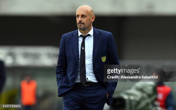 Domenico Di Carlo head coach of Chievo Verona looks on during the Serie A match between Chievo Verona and SSC Napoli at Stadio Marc'Antonio Bentegodi...