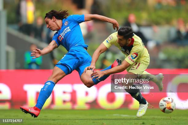 Igor Lichnovsky of Cruz Azul struggles for the ball with Henry Martin of America during the 14th round match between America and Cruz Azul as part of...