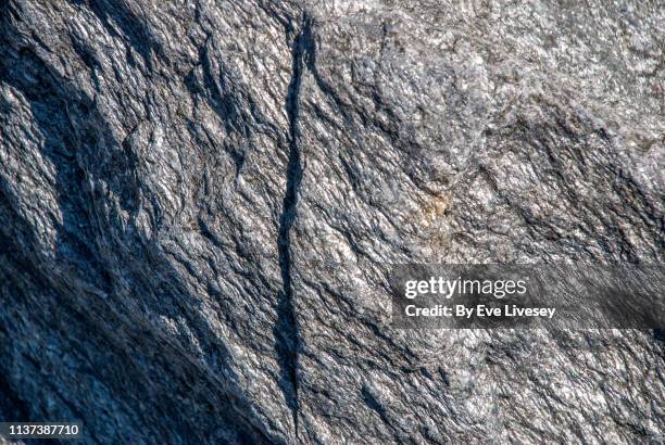 rock texture - rock strata photos et images de collection