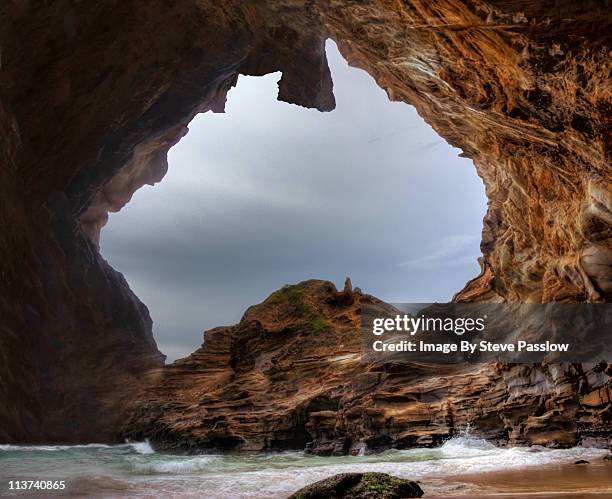 australia - coastal cliffs and caves - map of australia stock pictures, royalty-free photos & images