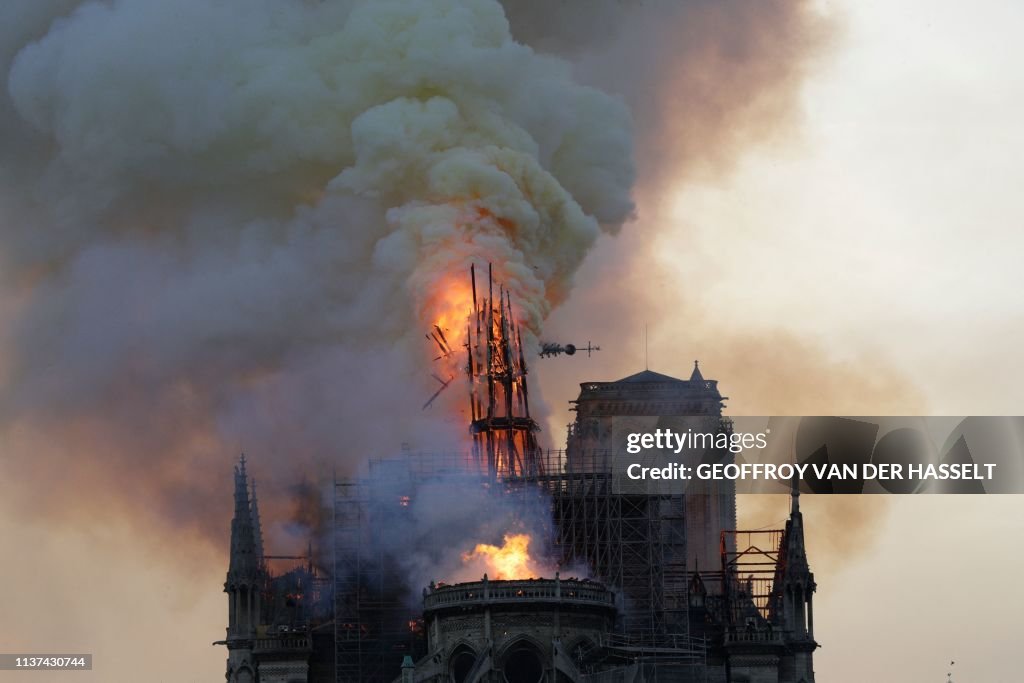 TOPSHOT-FRANCE-FIRE-NOTRE-DAME