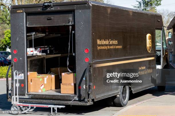 Ups Box Loading Ups Box Photos and Premium High Res Pictures - Getty Images