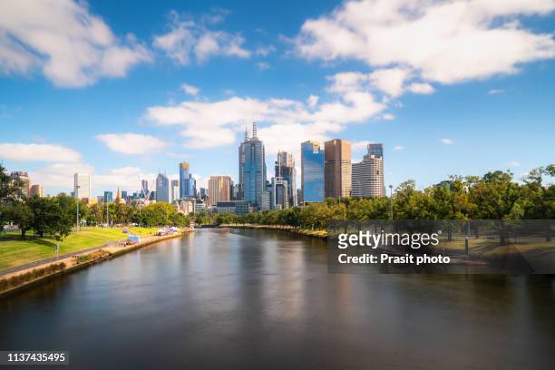 melbourne skyline and yarra river in melbourne, victoria, australia. - yarra stock pictures, royalty-free photos & images