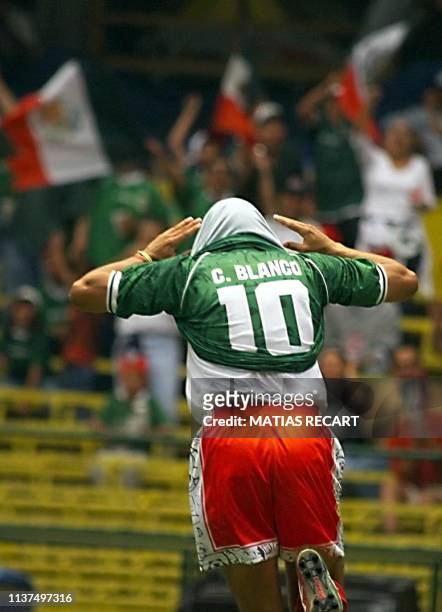 Mexico's Cuahtemoc Blanco celebrates his goal against Saudi Arabia 25 July 1999, during their Confederation Cup match in Mexico City. AFP PHOTO/...