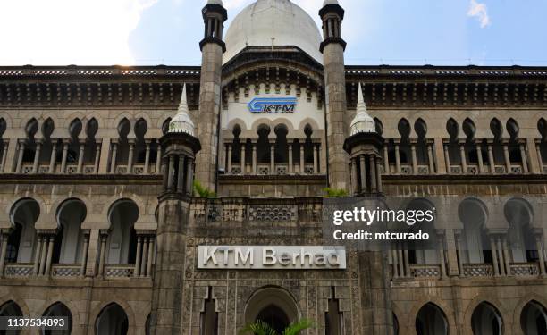 railway administration building, kuala lumpur, maleisië - keretapi tanah melayu berhad stockfoto's en -beelden