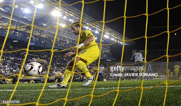 Villarreal's Italian forward Giuseppe Rossi runs for the ball after scoring his team's their third goal during the UEFA Europa League semi-final...