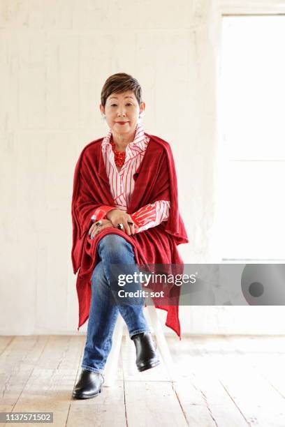 portrait of senior woman - front on portrait older full body stock pictures, royalty-free photos & images