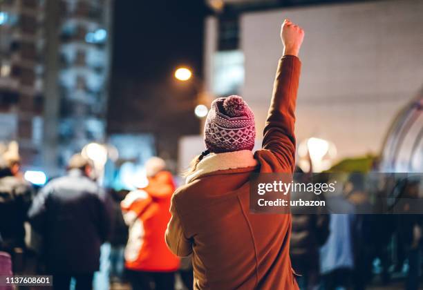 el luchador por la libertad - exigir fotografías e imágenes de stock