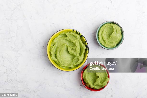 green guacamole sauce - guacamole 個照片及圖片檔