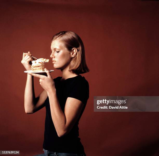 American model and actress Patti Hansen poses for a portrait in 1976 at the photograher's studio in New York City, New York.