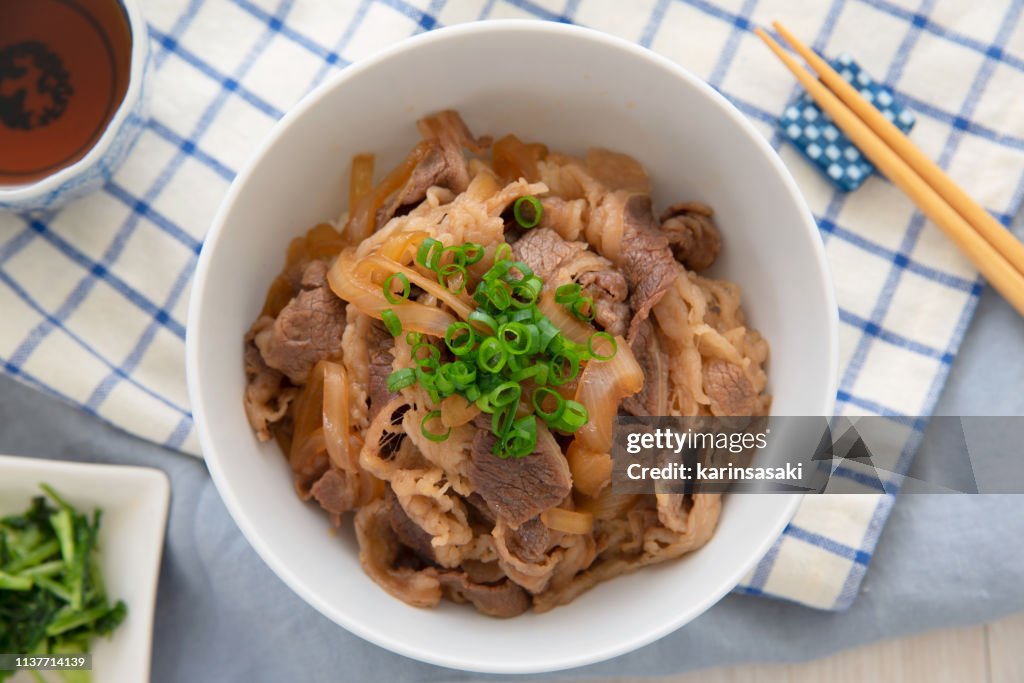 Delicious beef bowl