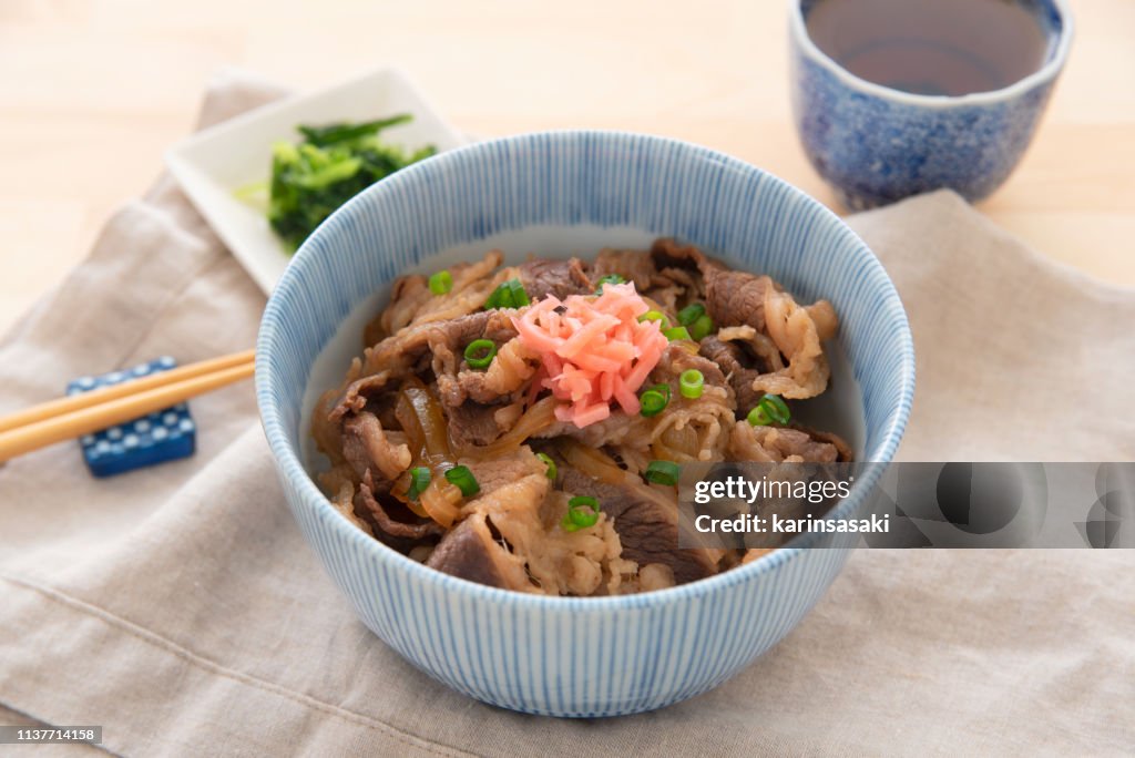 Delicious beef bowl