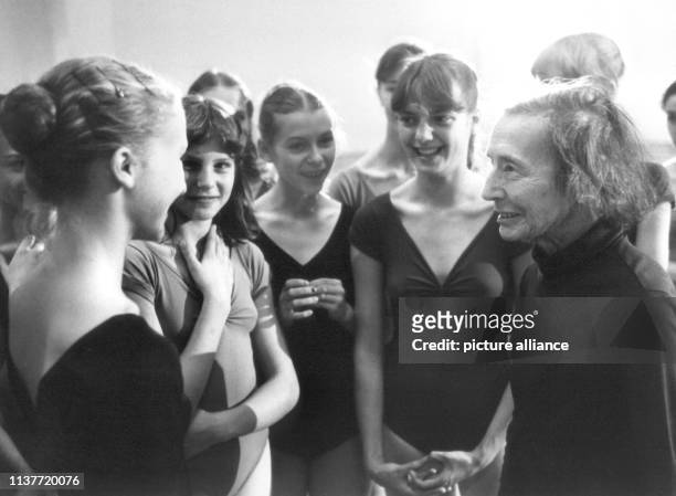 Die Ausdruckstänzerin und Tanzpädagogin Gret Palucca im Januar 1992 in ihrer Dredner Schule, in der sie noch zweimal wöchentlich die Elevinnen...