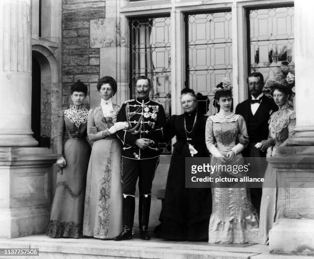 The imperial family on the terrace of Castle Friedrichshof in Kronberg in the Taunus on the 24th of May in 1900. It shows Emperor Wilhelm II. With...