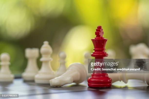 chess business concept, leader & success - king chess piece stock pictures, royalty-free photos & images