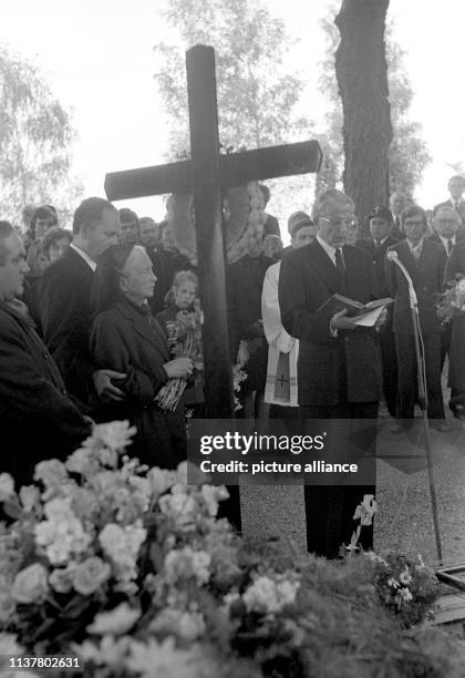 Funeral of German philosopher Martin Heidegger on 28 May 1976 in Messkirch . Left side next to the cross his widow Elfriede, son Hermann is reciting...